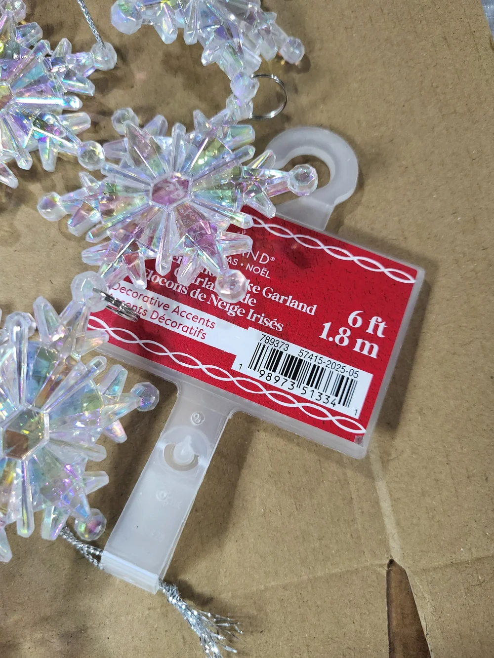 Ashland Iridescent White Snowflake Garland
